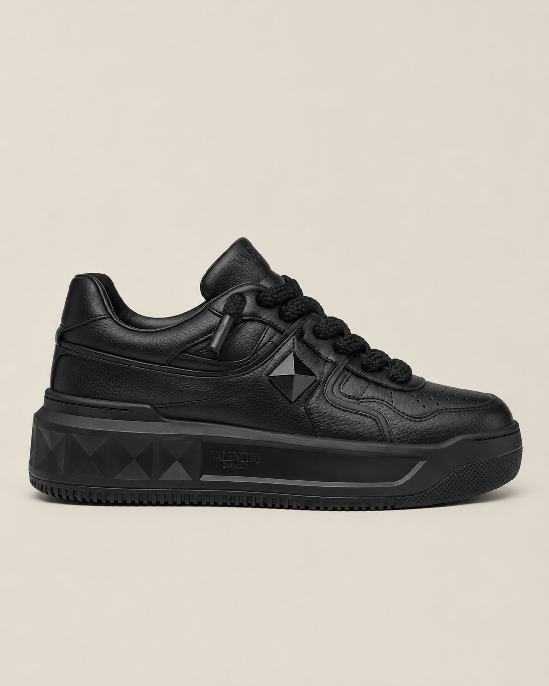 Valentino One Stud XL Black - side