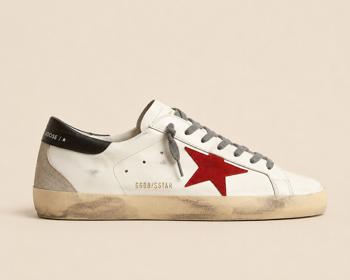 Golden Goose Super-Star White / Red Star