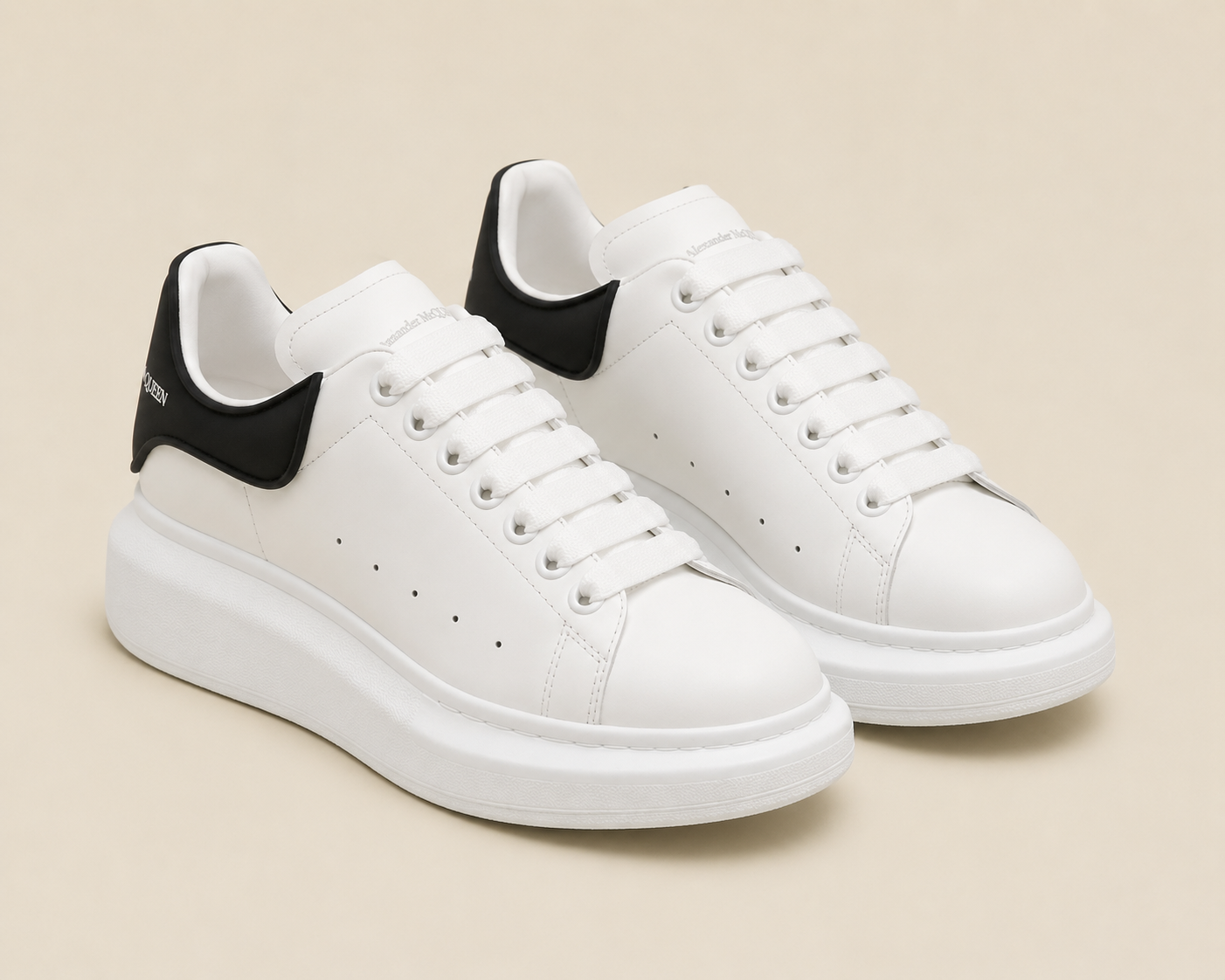 Alexander McQueen Oversized White Black - pair