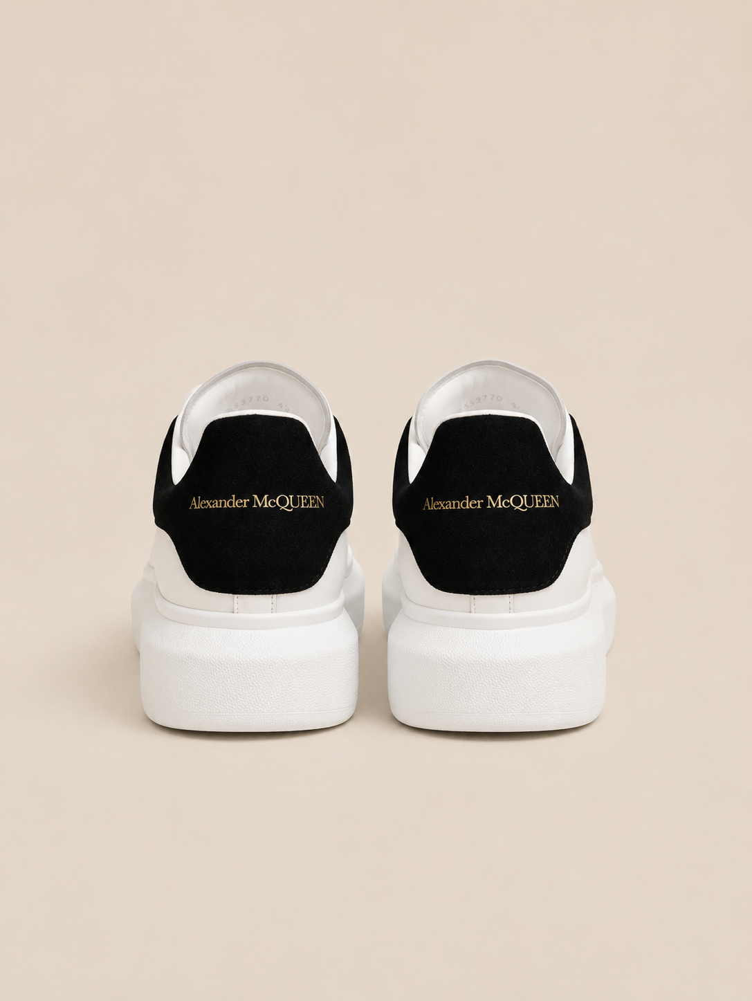 Alexander McQueen Oversized White Black - לוגו זהב מאחור