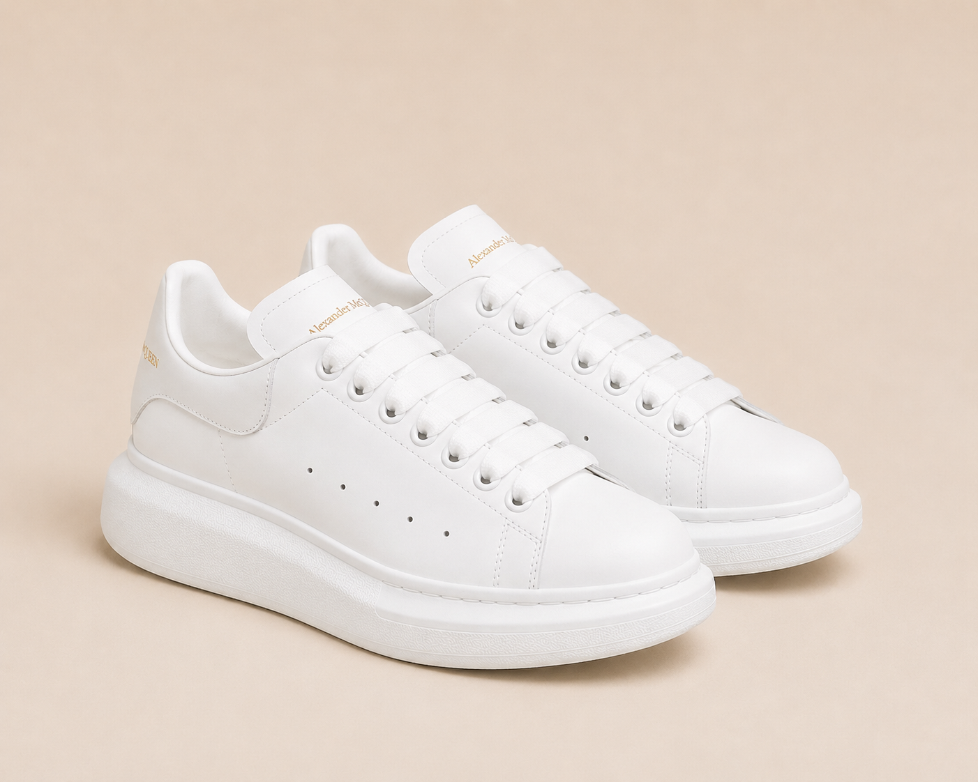 Alexander McQueen Oversized Triple White - זוג שלוש רבע