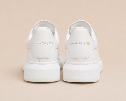 Alexander McQueen Oversized Triple White - לוגו זהב מאחור