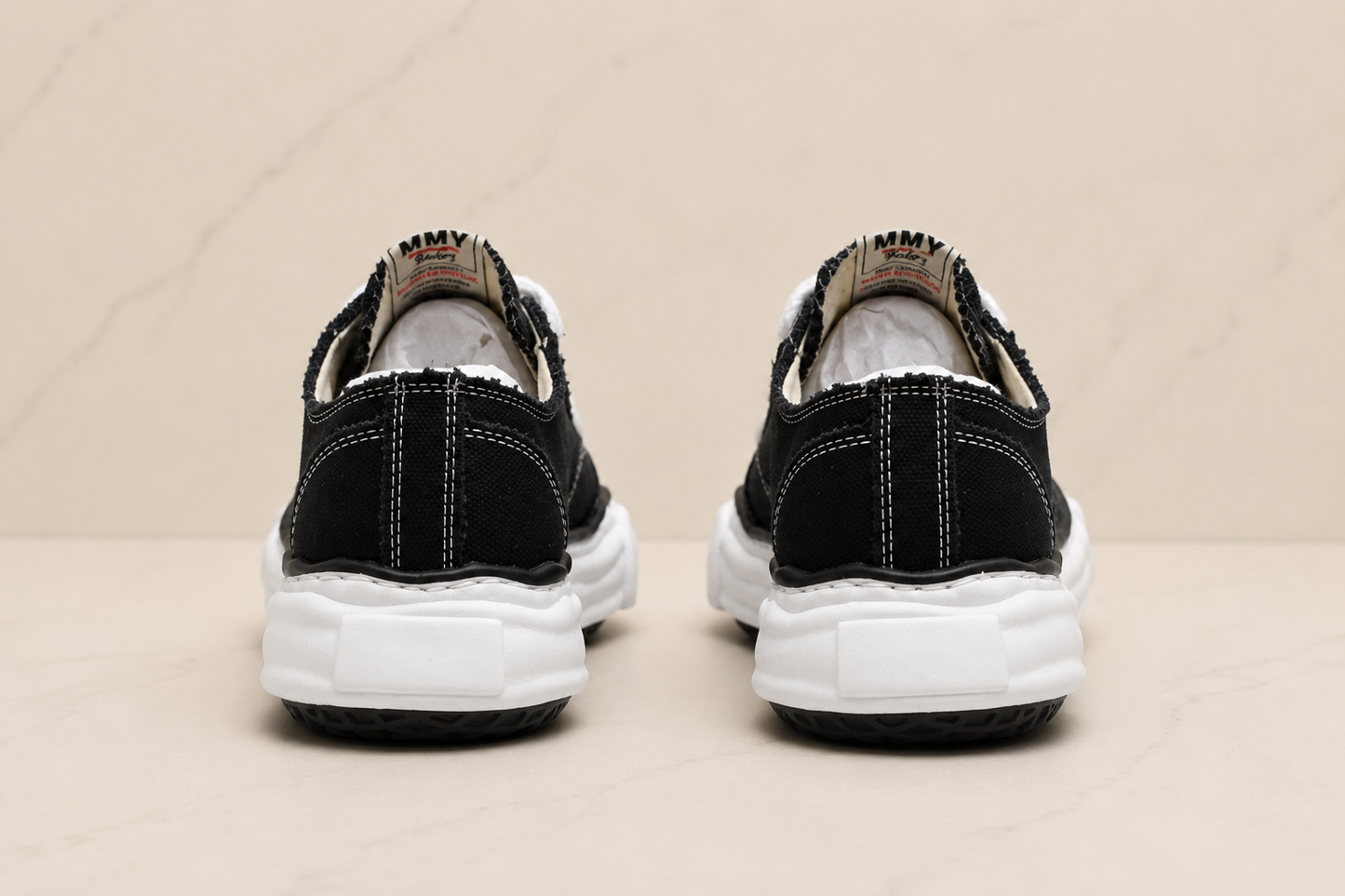 Mihara Blakey black back